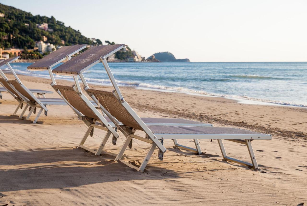 Hotel Lido Alassio Ngoại thất bức ảnh